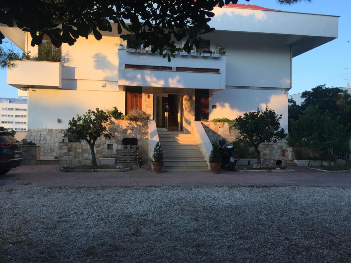 La Casa Di Emanuella - Rooms & International Suites Bari Exterior photo