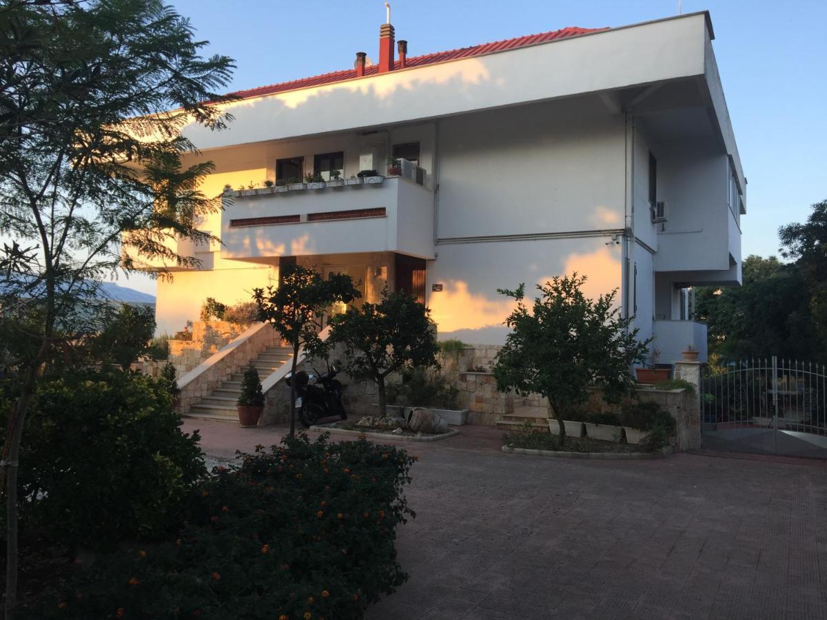 La Casa Di Emanuella - Rooms & International Suites Bari Exterior photo