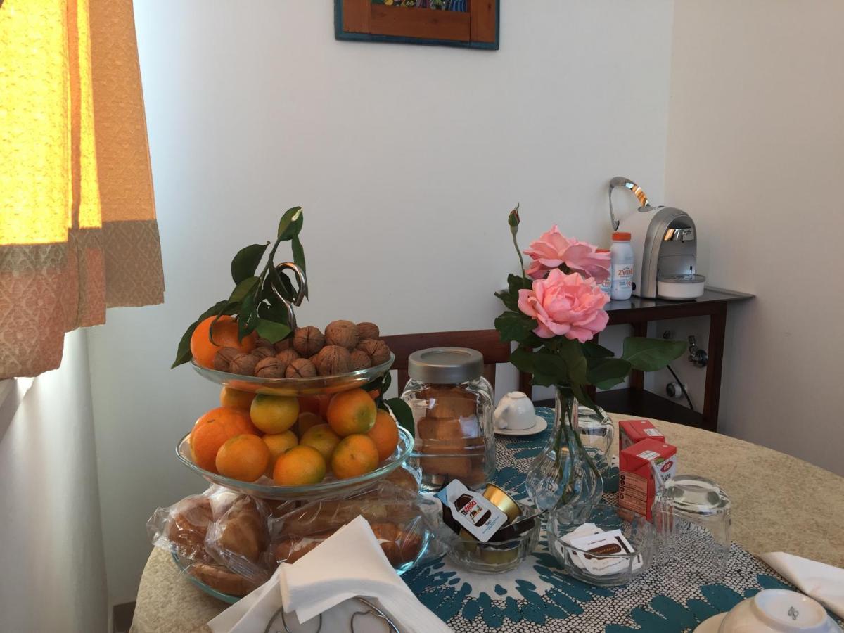 La Casa Di Emanuella - Rooms & International Suites Bari Exterior photo