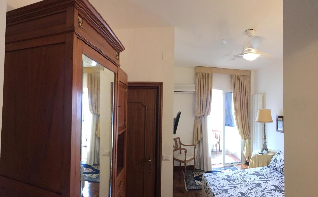 La Casa Di Emanuella - Rooms & International Suites Bari Exterior photo