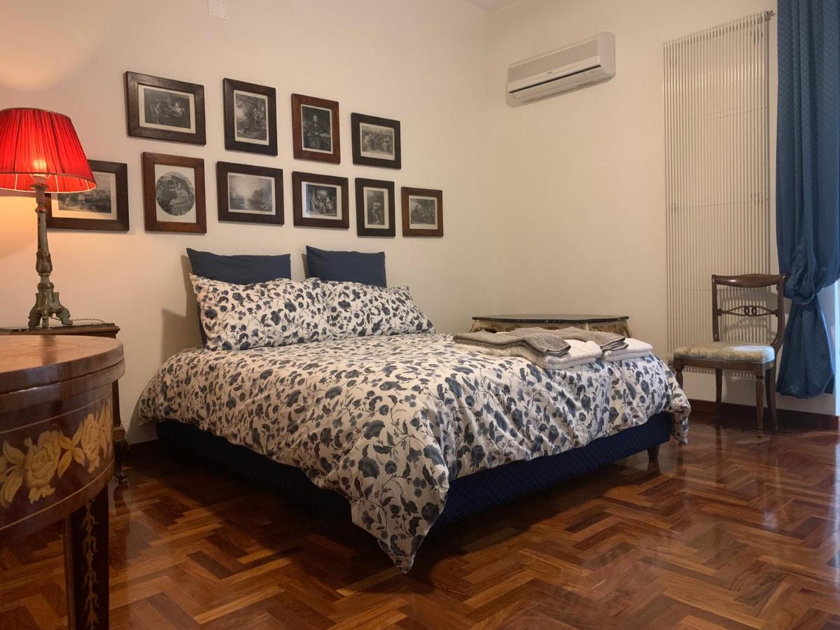 La Casa Di Emanuella - Rooms & International Suites Bari Exterior photo