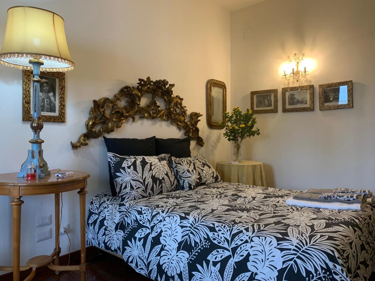 La Casa Di Emanuella - Rooms & International Suites Bari Exterior photo