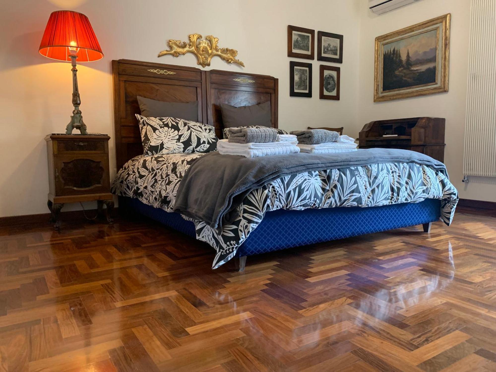 La Casa Di Emanuella - Rooms & International Suites Bari Exterior photo